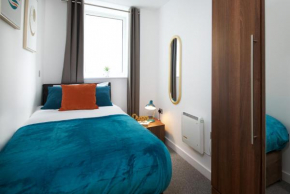 Stunning 2 Bed Waterfront Apartment in Media City